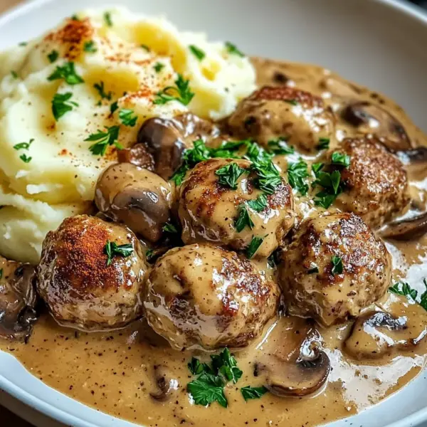 Hackbällchen in Champignon-Rahmsoße